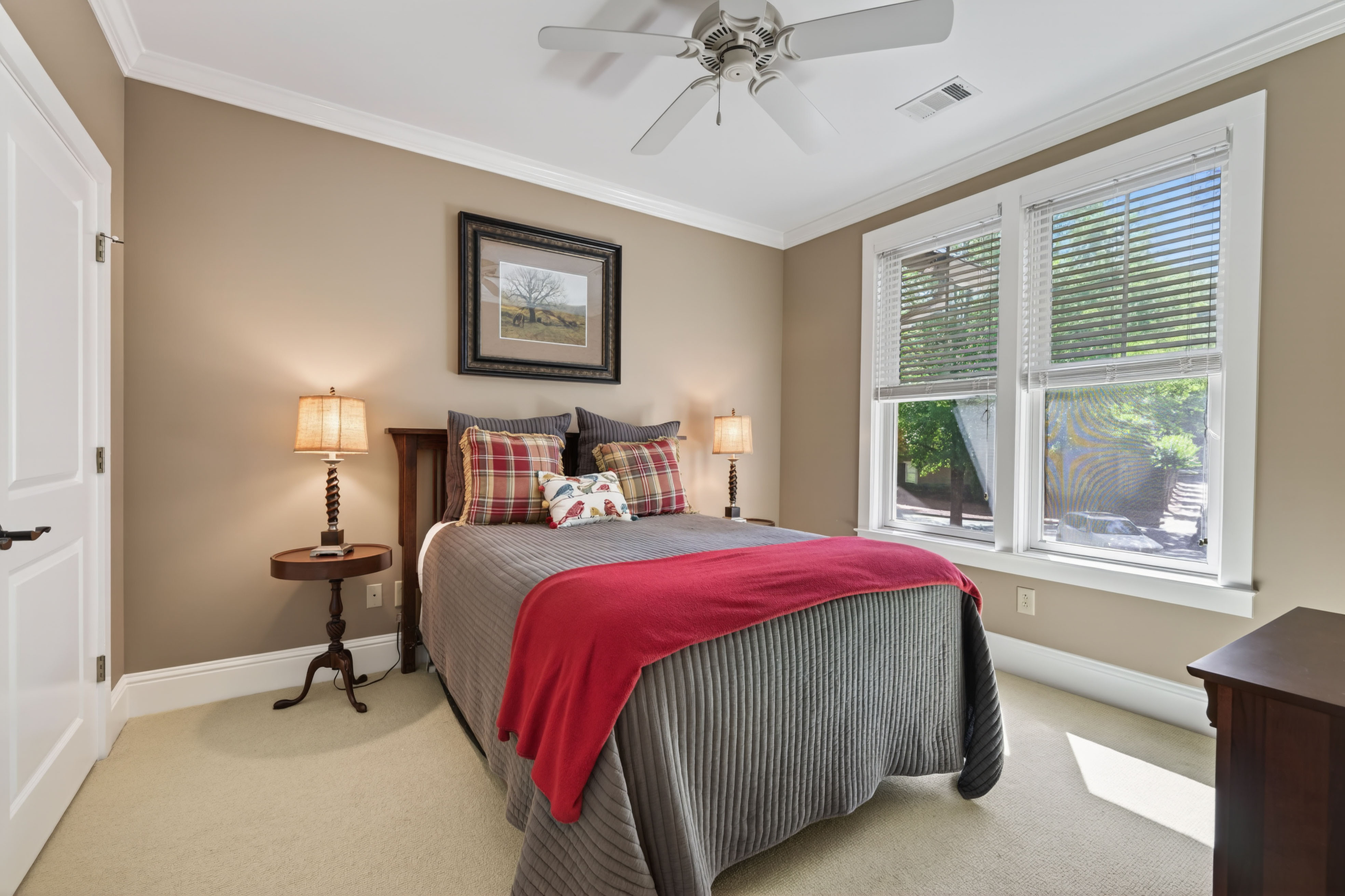 1040E Tailwater image 25